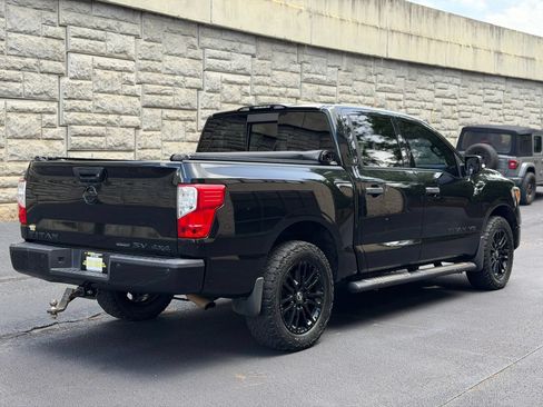 Used 2018 Nissan Titan SV w/ SV Convenience Package AWD/4WD image 7