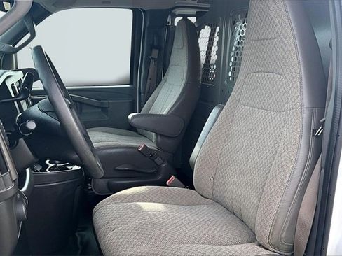 Used 2019 GMC Savana 2500 image 23