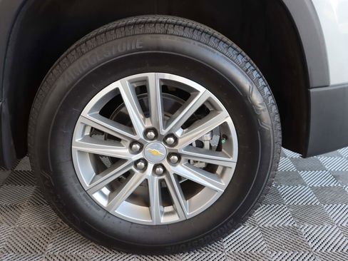Certified 2023 Chevrolet Traverse LT FWD image 17
