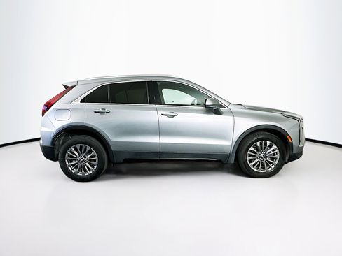 Used 2024 Cadillac XT4 Premium Luxury image 10