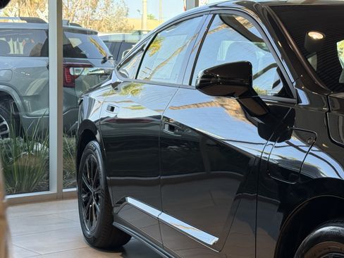 New 2026 Lexus ES 350e FWD image 4