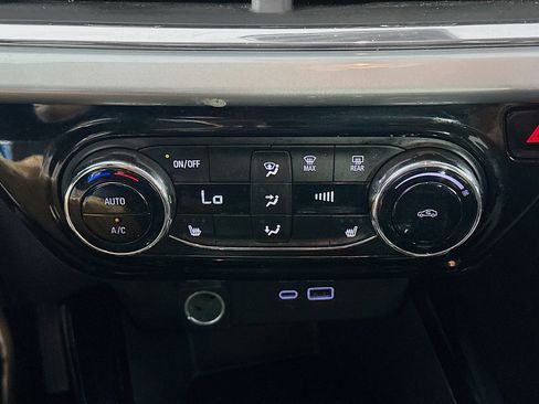 Used 2025 Chevrolet Trax LT w/ Driver Confidence Package image 23