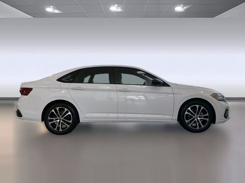 Certified 2024 Volkswagen Jetta Sport FWD image 8