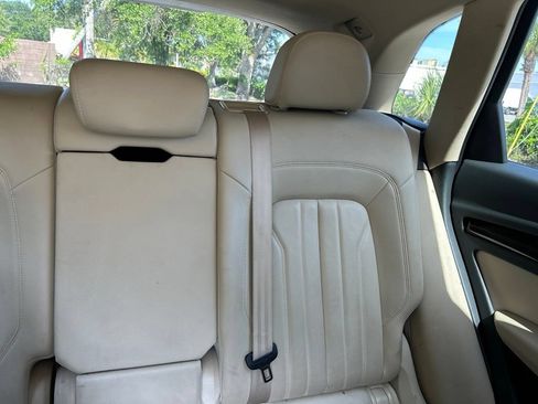 Used 2019 Audi Q5 Premium AWD/4WD image 14