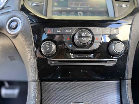 Used 2013 Chrysler 300 S RWD image 21