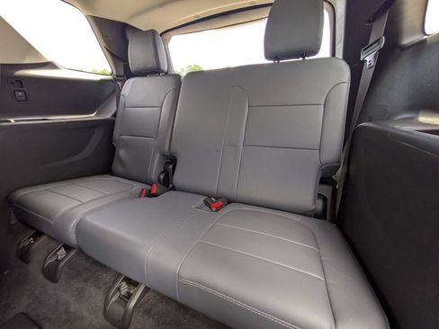 Used 2019 Chevrolet Traverse LT w/ LT Premium Package FWD image 8