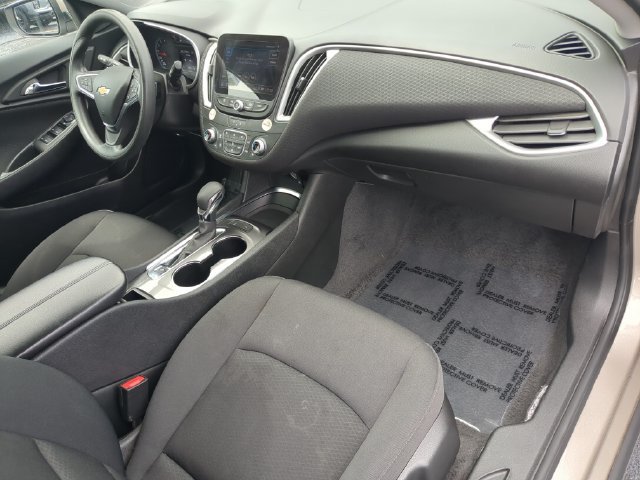 Used 2025 Chevrolet Malibu LT FWD image 14