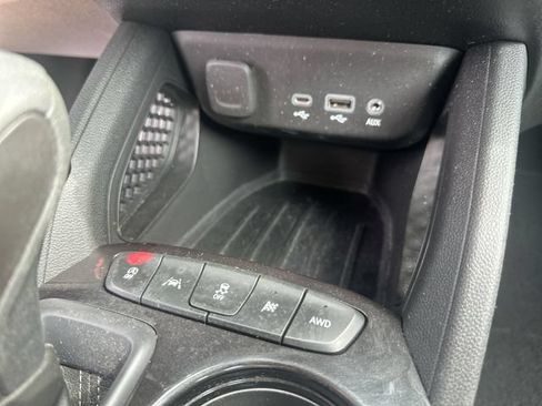 Used 2023 Chevrolet TrailBlazer LS AWD/4WD image 39