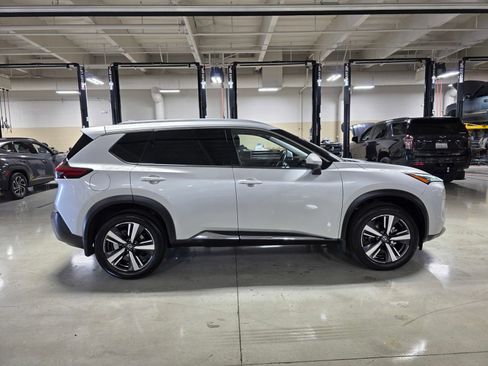 Used 2021 Nissan Rogue SL w/ Premium Package FWD image 8