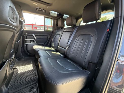 Used 2022 Land Rover Defender 110 X-Dynamic SE image 15