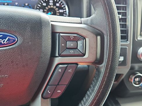 Used 2019 Ford Expedition XLT w/ Equipment Group 202A RWD image 17