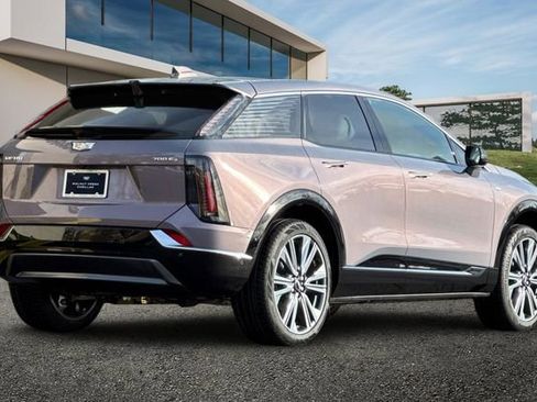 New 2026 Cadillac Optiq Luxury 2 image 4