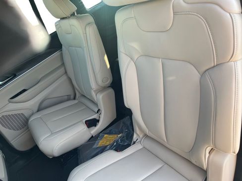 New 2025 Jeep Grand Cherokee L Limited image 22