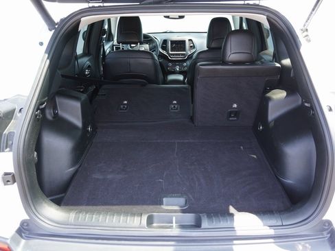 Used 2023 Jeep Cherokee Altitude Lux image 8