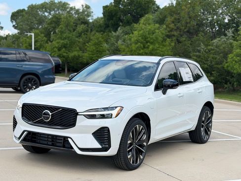 New 2026 Volvo XC60 T8 Ultra w/ Protection Package Premier AWD/4WD image 3
