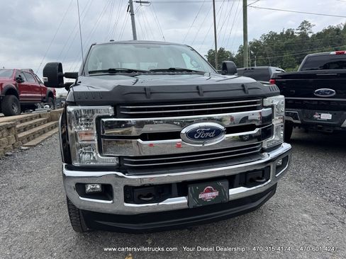 Used 2017 Ford F250 Lariat w/ Lariat Value Package AWD/4WD image 4