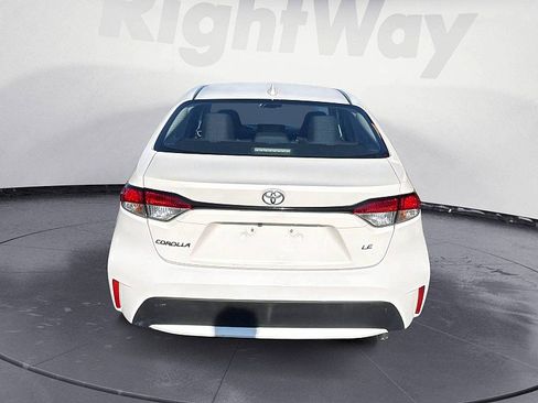 Used 2022 Toyota Corolla LE FWD image 4