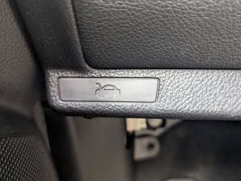 Used 2017 Subaru Forester 2.5i Touring image 31