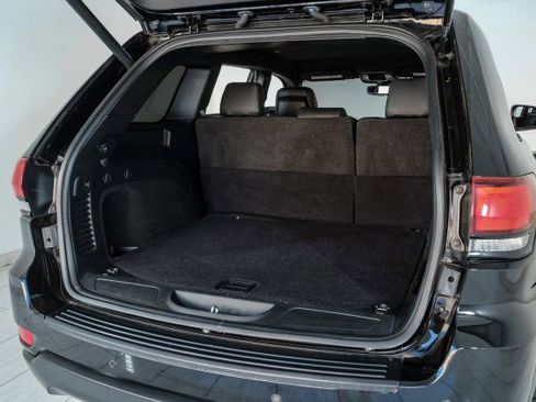 Used 2020 Jeep Grand Cherokee Laredo image 51