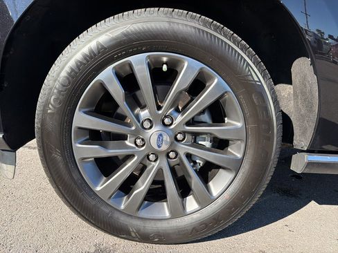 Used 2021 Ford Expedition Limited image 17