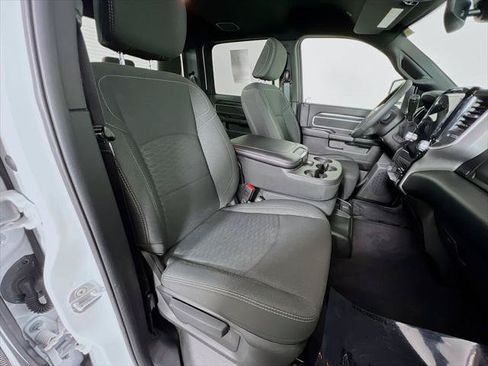 Certified 2026 RAM 2500 Big Horn AWD/4WD image 27