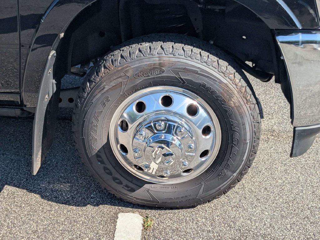 Used 2025 RAM 3500 Limited AWD/4WD image 13