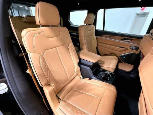 Used 2025 Jeep Grand Cherokee L Summit image 36