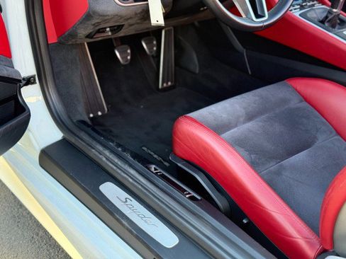 Used 2016 Porsche Boxster Spyder image 23