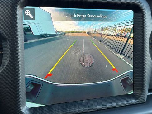 Used 2021 Jeep Gladiator Overland image 19