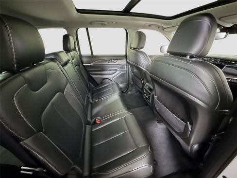 Used 2023 Jeep Grand Cherokee 4X4 image 22