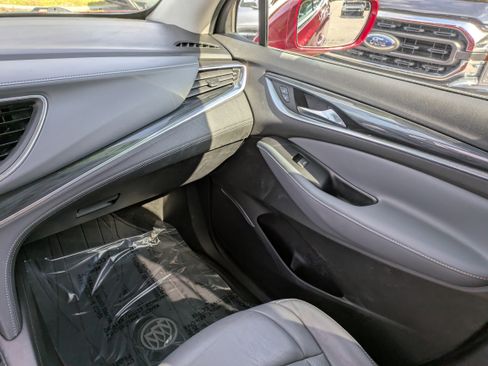 Used 2020 Buick Enclave Essence w/ Sport Touring Edition image 19