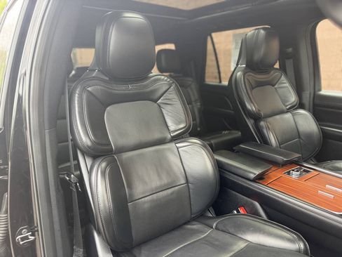 Used 2019 Lincoln Navigator Reserve w/ Cargo Package AWD/4WD image 14