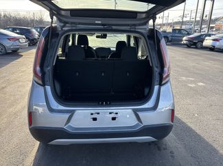 Used 2024 Kia Soul LX w/ Option Group 015 video 5