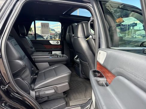 Certified 2023 Lincoln Navigator Reserve AWD/4WD image 25