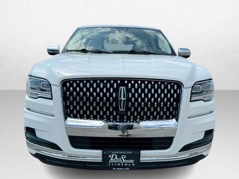 Used 2022 Lincoln Navigator Black Label AWD/4WD image 2