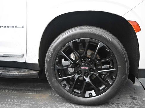 Used 2022 GMC Yukon XL Denali AWD/4WD image 10