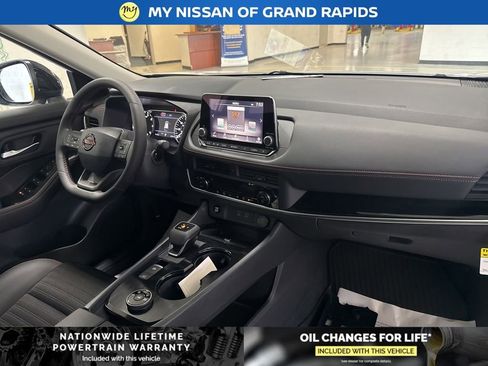 New 2026 Nissan Rogue SV image 30