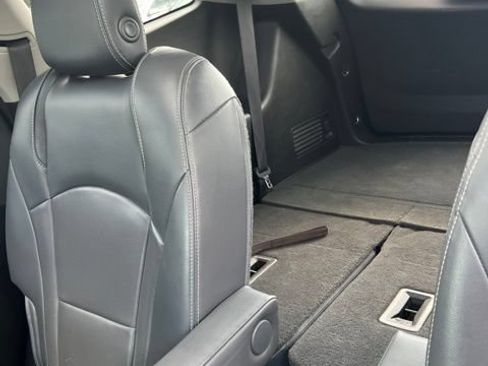 Used 2018 Buick Enclave Essence AWD/4WD image 9