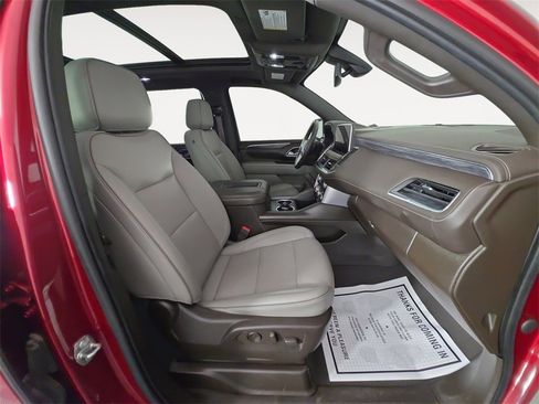 Used 2022 GMC Yukon SLT w/ SLT Premium Package image 15