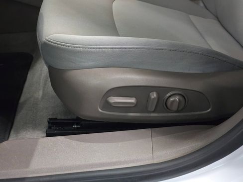 Used 2024 Chevrolet Malibu LT image 25