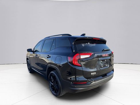 Used 2023 GMC Terrain SLT w/ Infotainment Package II image 8
