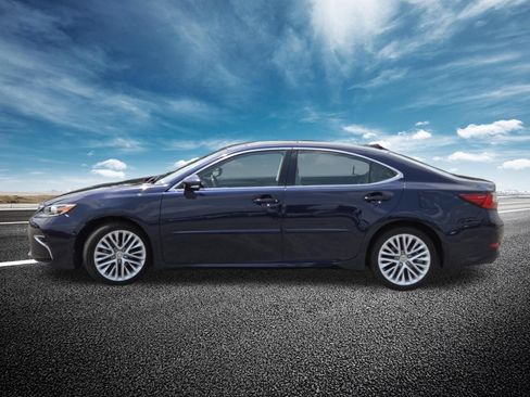 Used 2016 Lexus ES 350 w/ Luxury Package w/Wood Trim FWD image 16