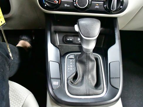 Used 2025 Kia Soul LX w/ LX Technology Package image 28