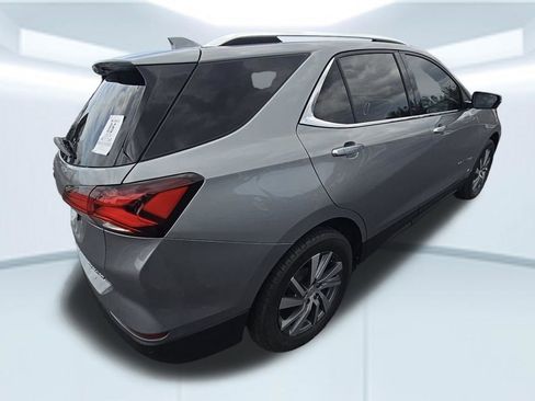 Used 2024 Chevrolet Equinox Premier image 2