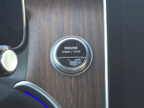 New 2025 Mercedes-Benz GLC 350e 4MATIC image 30