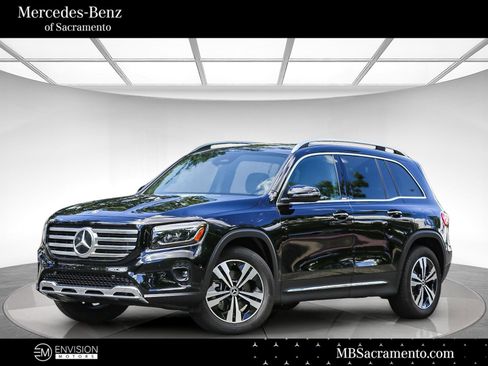 New 2025 Mercedes-Benz GLB 250 4MATIC image 1