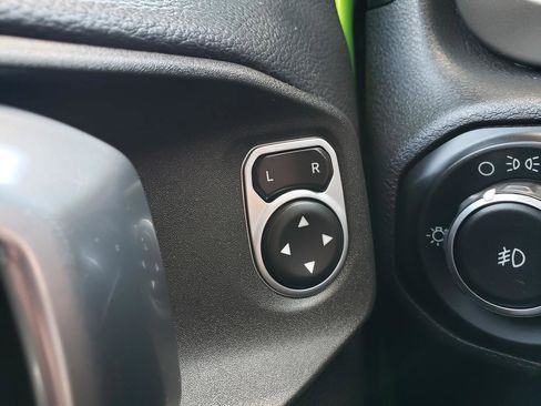 Used 2018 Jeep Wrangler Rubicon AWD/4WD image 21