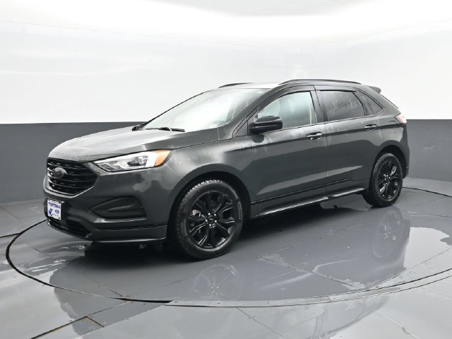 Used 2022 Ford Edge SE w/ Black Appearance Package AWD/4WD image 2