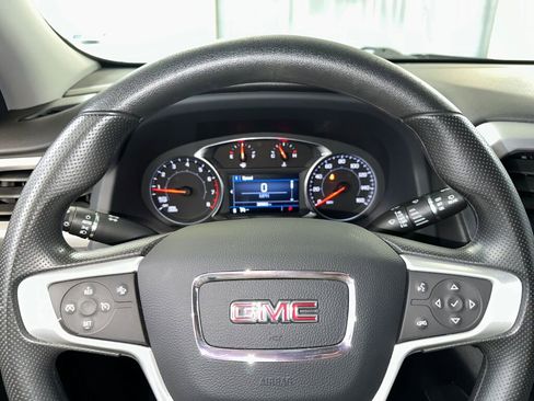 Certified 2023 GMC Acadia SLE w/ Driver Convenience Package image 7