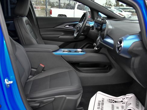 Used 2025 Chevrolet Equinox EV LT w/ Convenience Package image 53